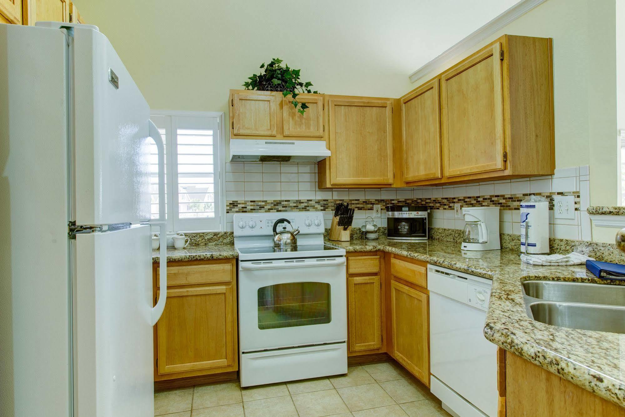Runaway Beach Resort By Magical Memories -Disney Area Kissimmee Exteriör bild